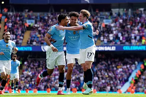 جالاتا سراي يستهدف التعاقد مع لاعب وسط مانشستر سيتي